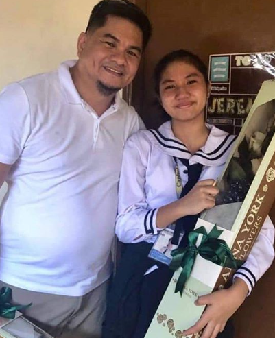 Daddy Chi Martillo surprises his daughters with Ecuadorian Roses on Valentine's Day